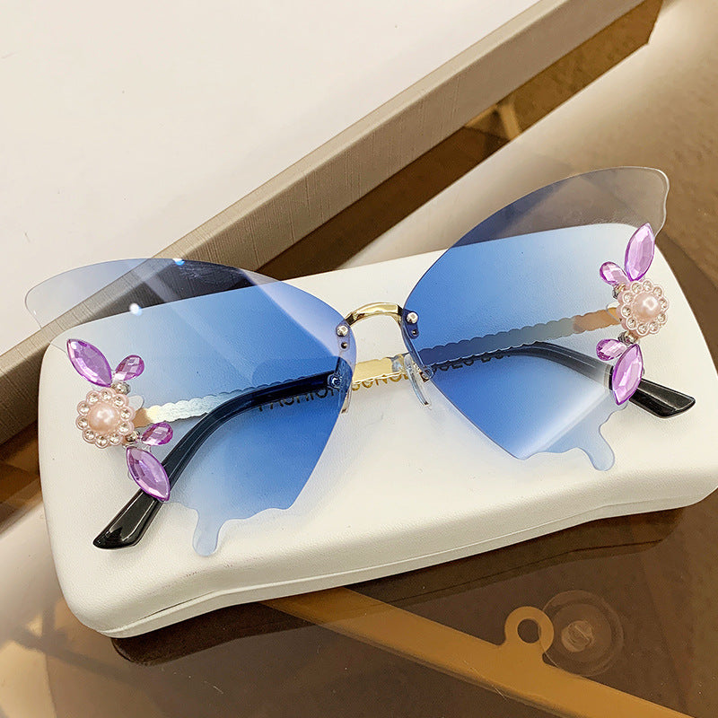 Wholesale Butterfly Shape Diamond Large Frame PC Sunglasses